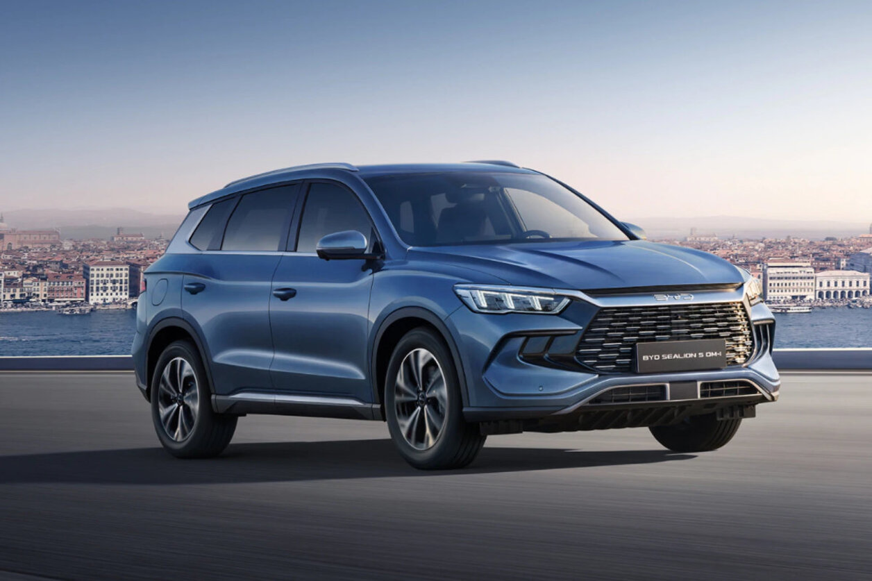 BYD Sealion 5   Plug-in Hybrid