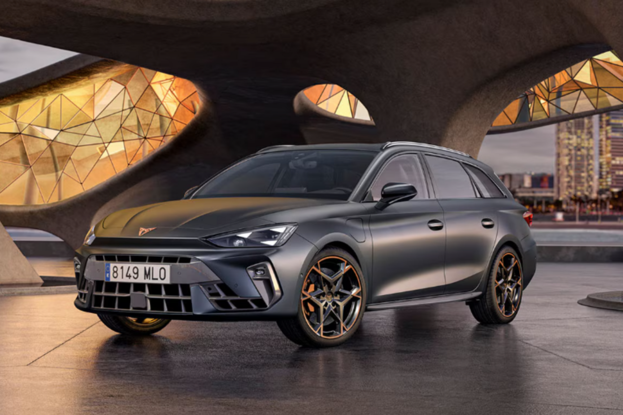 CUPRA Leon   Plug-in Hybrid