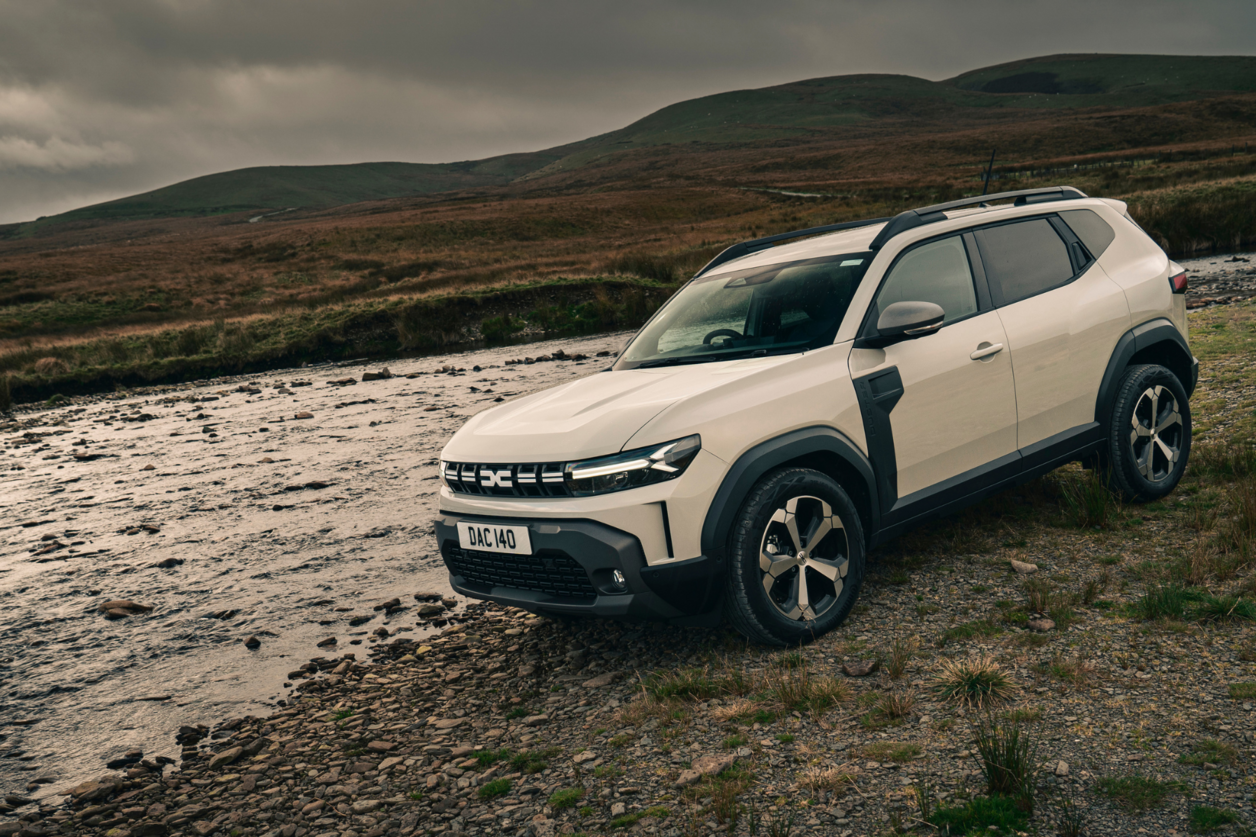 Dacia Duster   Self-Charging Hybrid