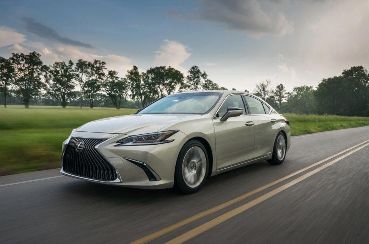 Lexus ES Saloon Self-Charging Hybrid