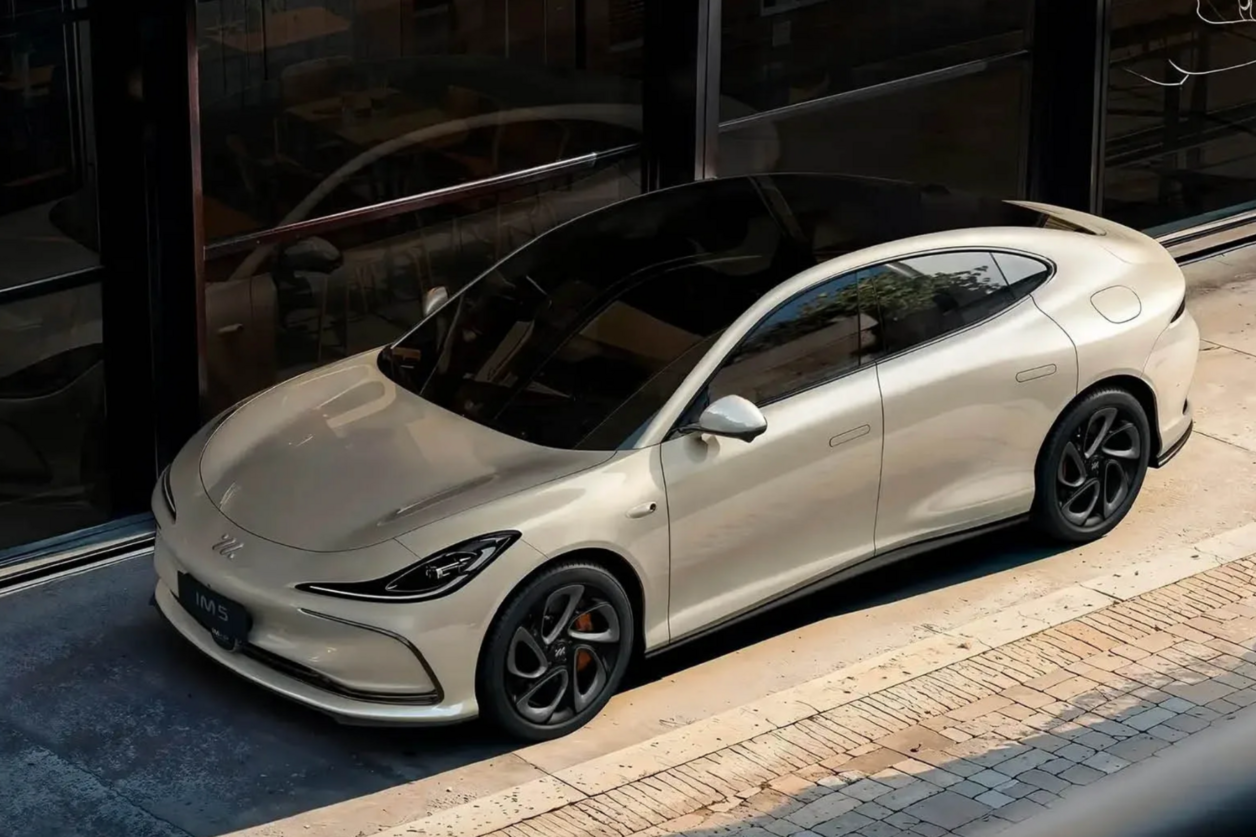 MG IM5   Electric