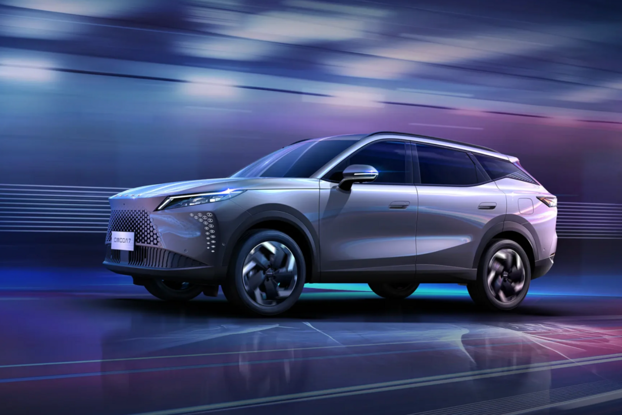 OMODA 7   Plug-in Hybrid