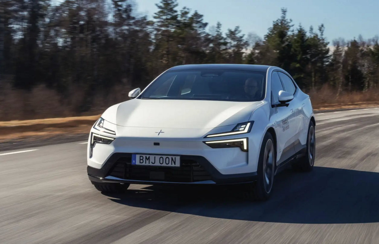 Polestar 4   Electric
